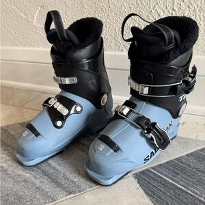 Salomon Jr T2 kids ski boots, size 19